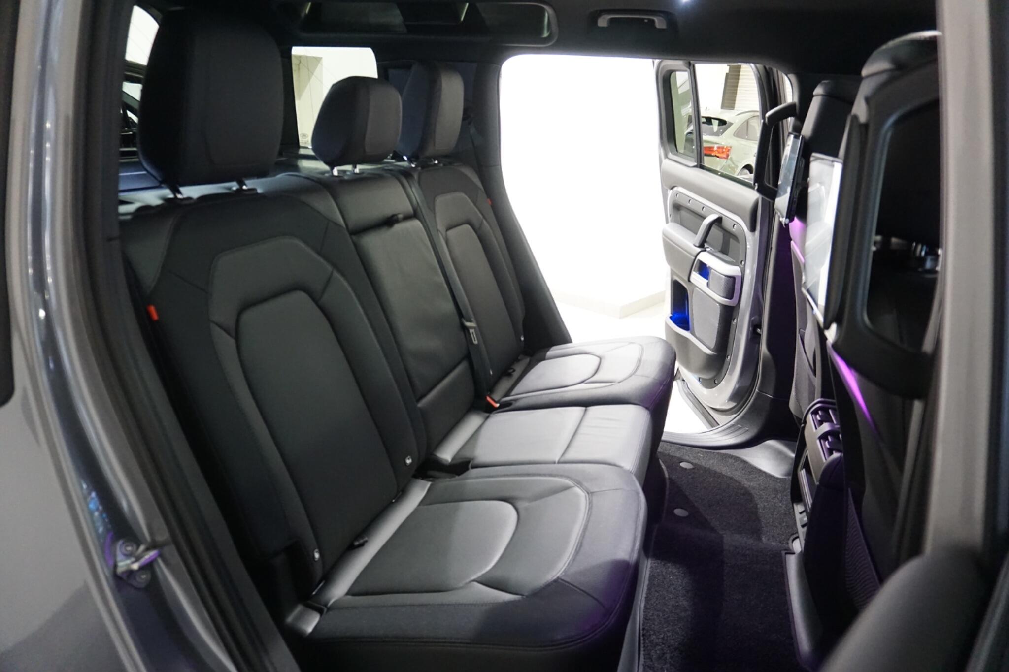 Land Rover Defender 110 2.0 P400e 15.4kWh X-Dynamic HSE SUV 5dr Petrol Plug-in Hybrid Auto 4WD Euro 6 (s/s) (404 ps)